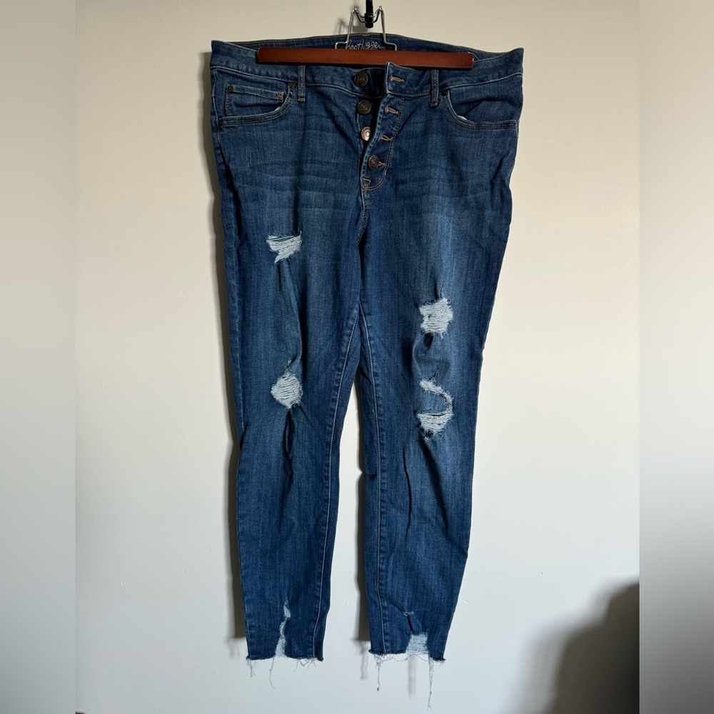 Distressed skinny Bootlegger jeans